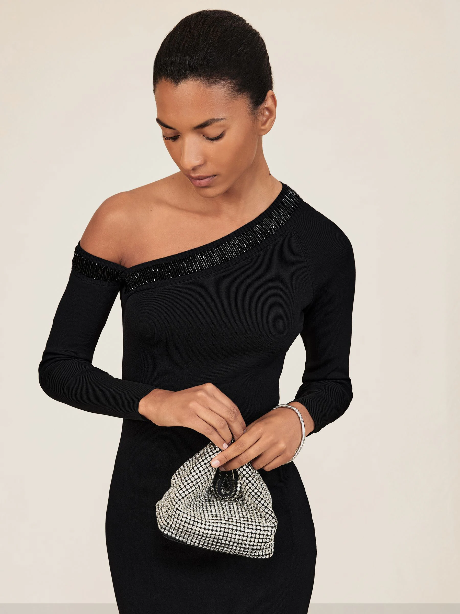 Reiss Zaide Off-Shoulder Gebreide Jurk met Kralen-Detail