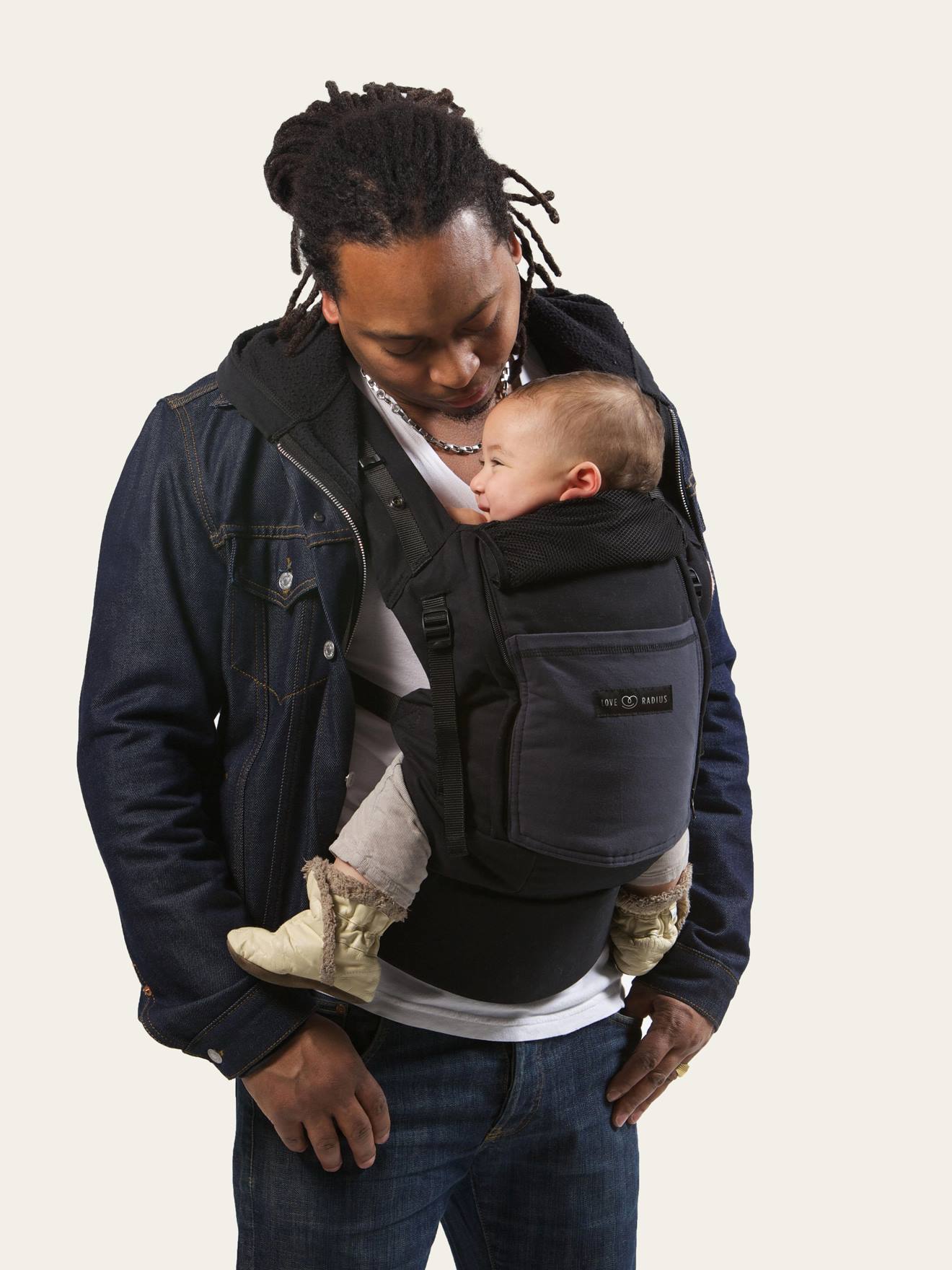 Conjunto de canguru para bebê + assento elevatório + apoio de cabeça PhysioCarrier LOVE RADIUS da JE PORTE MON BEBE, preto escuro liso