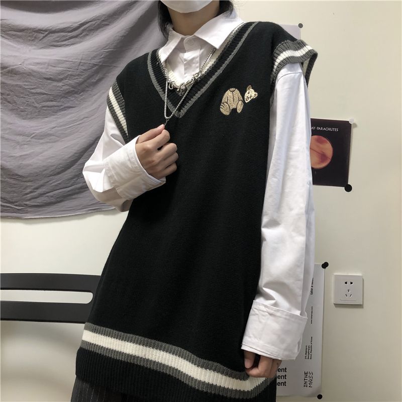 Banash - Gebreid vest met berenborduursel