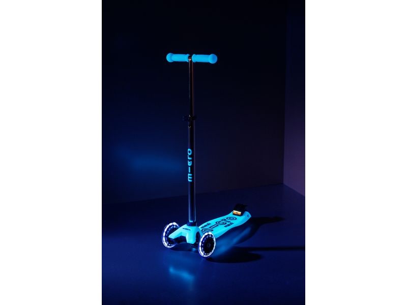 Micro Mobility Kickboard Maxi Micro Deluxe Glow LED Blau Scooter für Kinder
