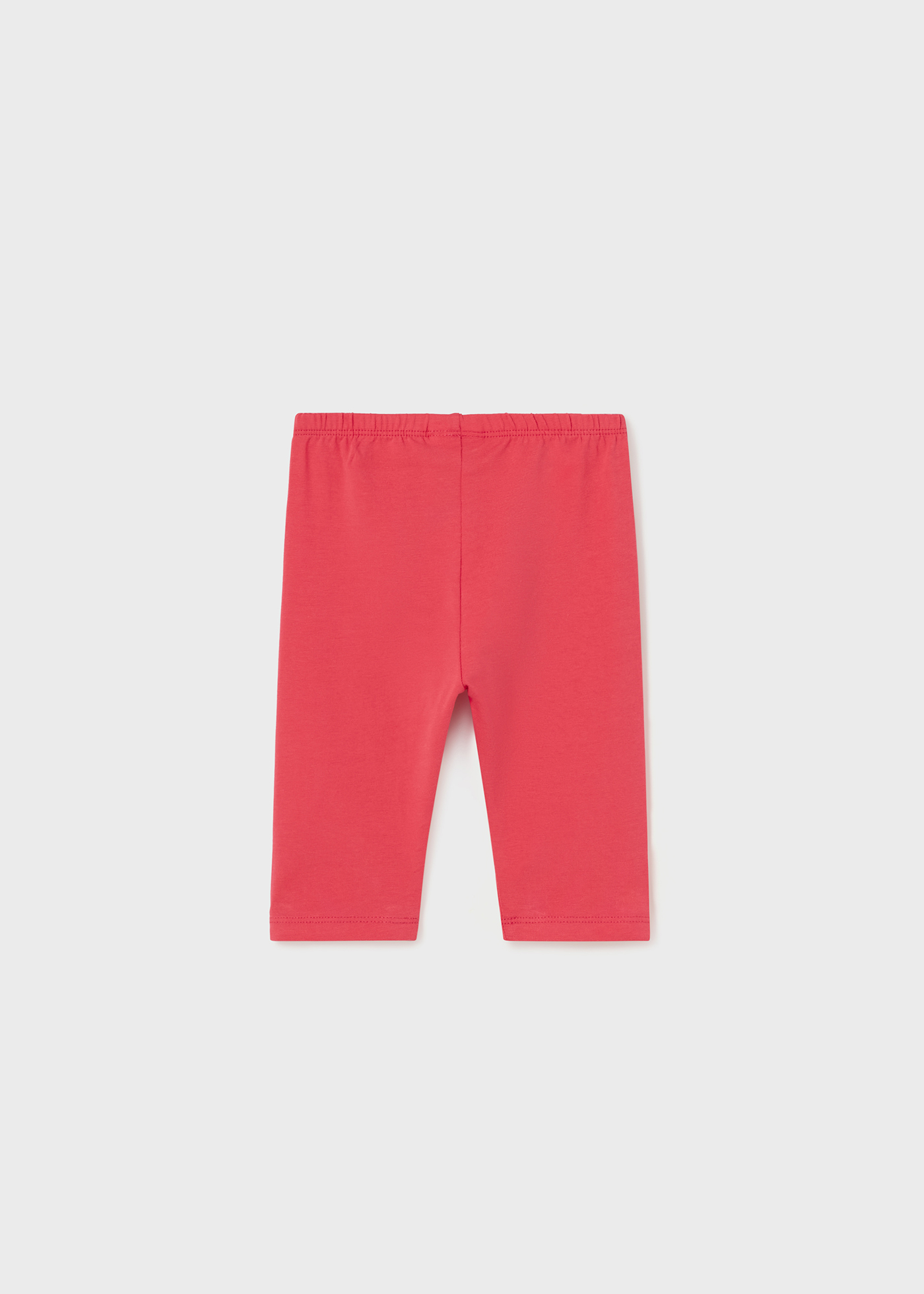 Calças legging curtas básicas para bebês, feitas de algodão sustentável.