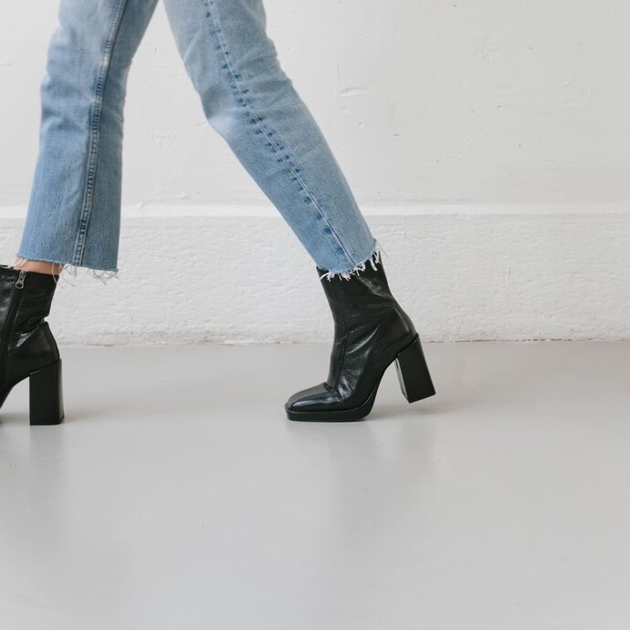 Bottines à talons hauts  en cuir vieilli noir