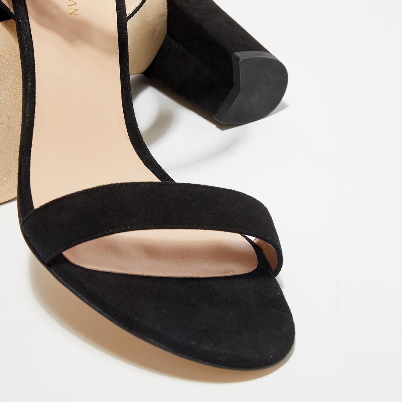 Stuart Weitzman Sandales en Velours de Cuir Taliana noires - Talon 8 cm