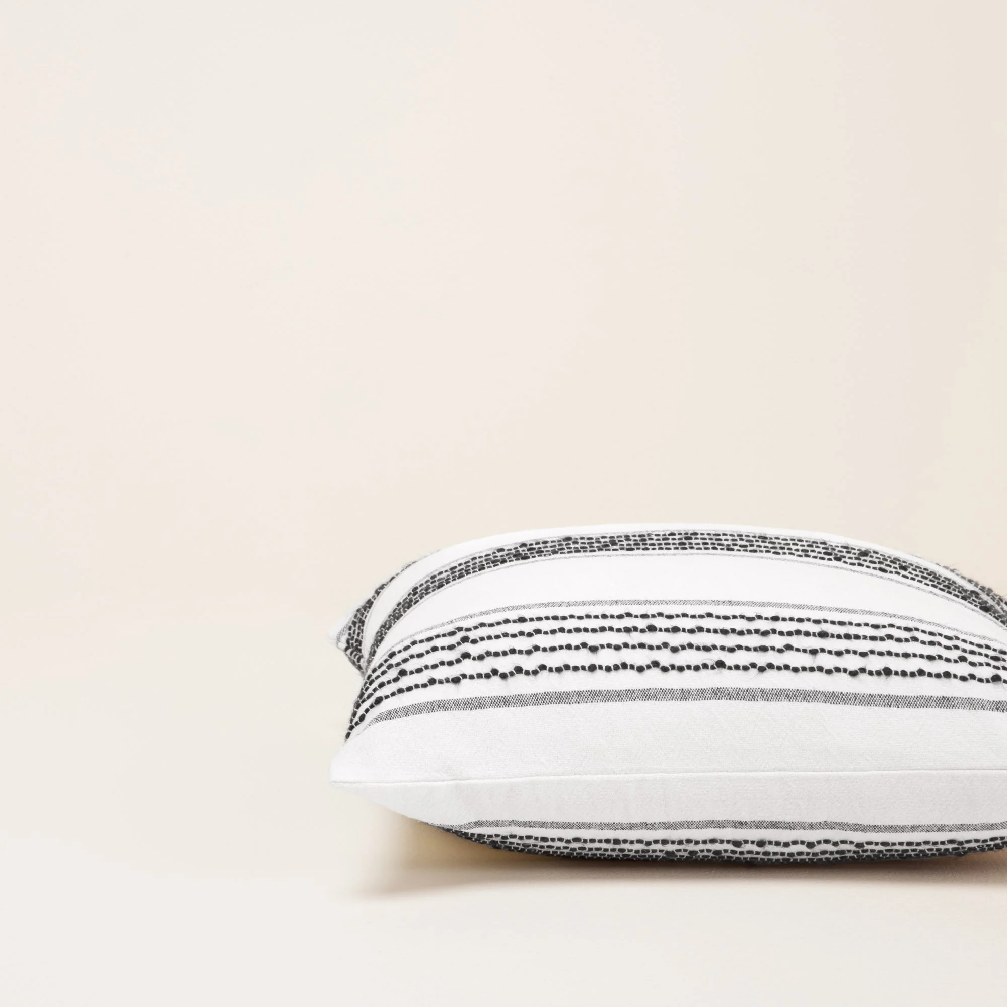 MALAY - Housse de coussin | Blanc