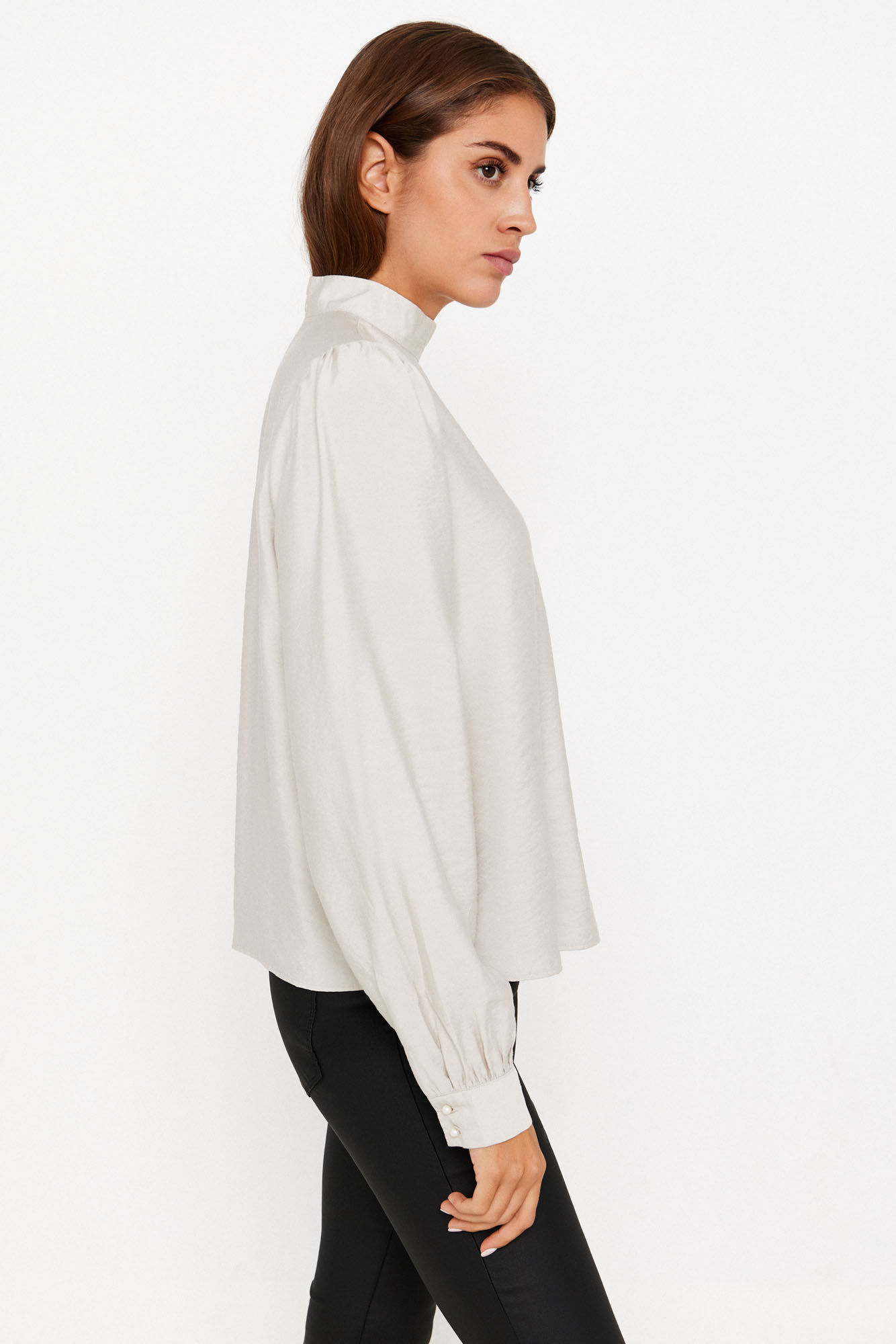 Blusa de mangas compridas com pérolas