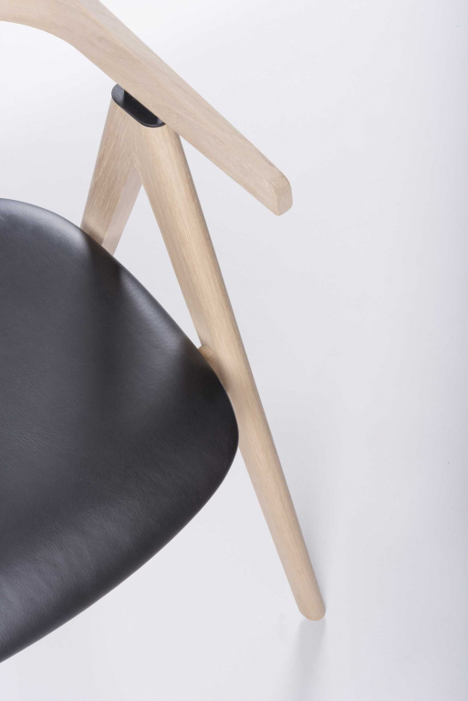 Gazzda Ava stoel Dakar Leather Black