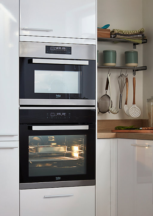 Four multifonctions nettoyage pyrolyse Beko BQM22400XP 71L inox