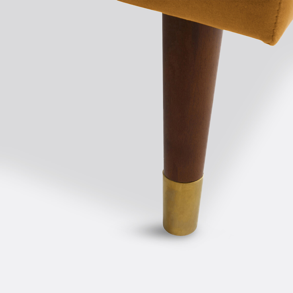 LA REDOUTE INTERIEURS<br>Puff de veludo (Y)