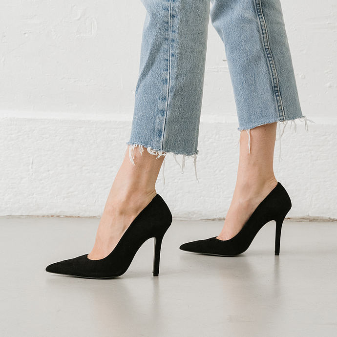 Escarpins à bouts pointus et talons  en velours noir