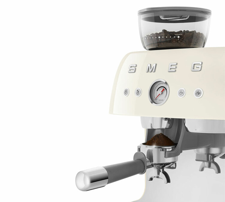 Machine expresso SMEG EGF03CREU Crème Années 50 avec moulin intégré