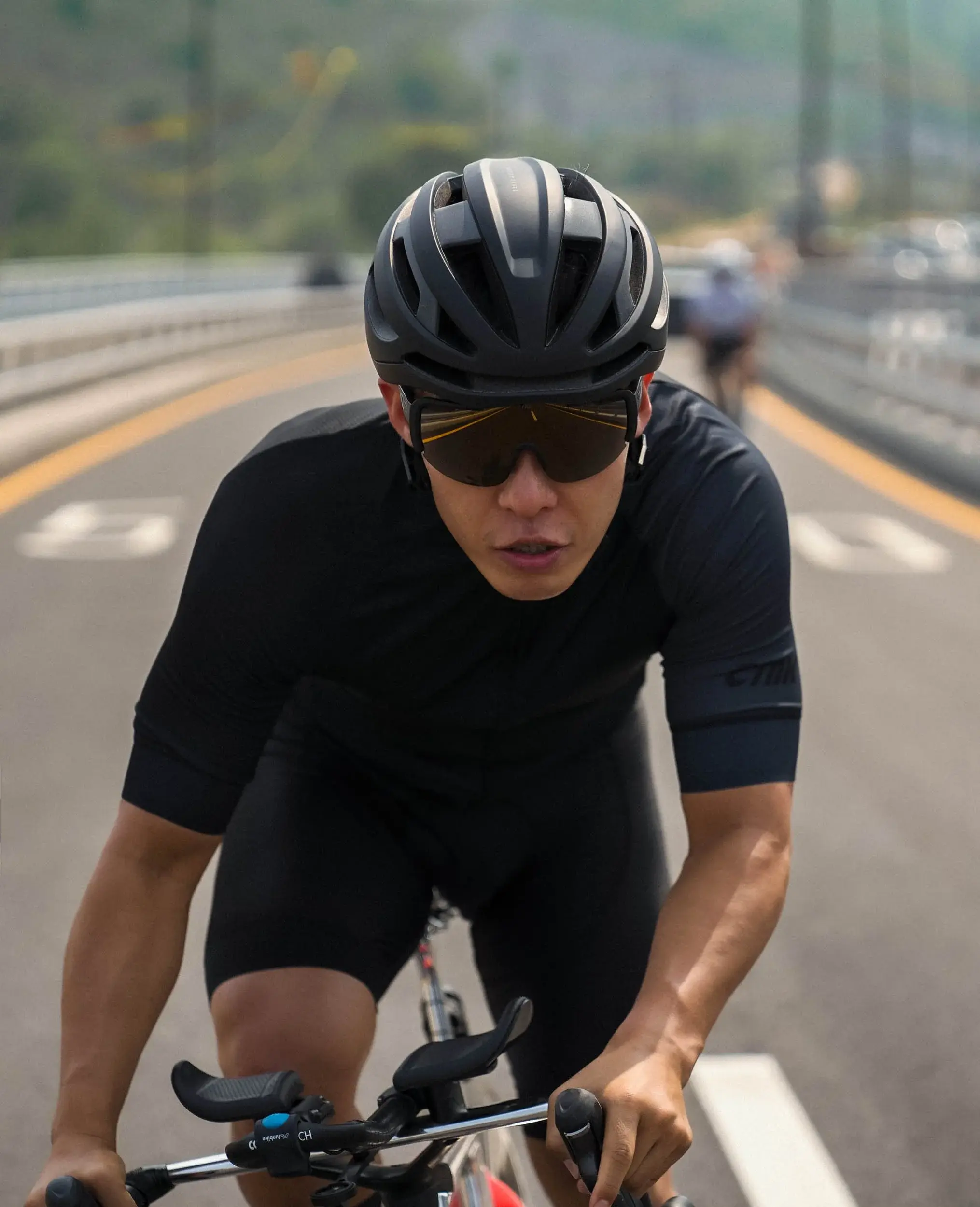 CRNK Helmer Hyper Race Fietshelm Zwart