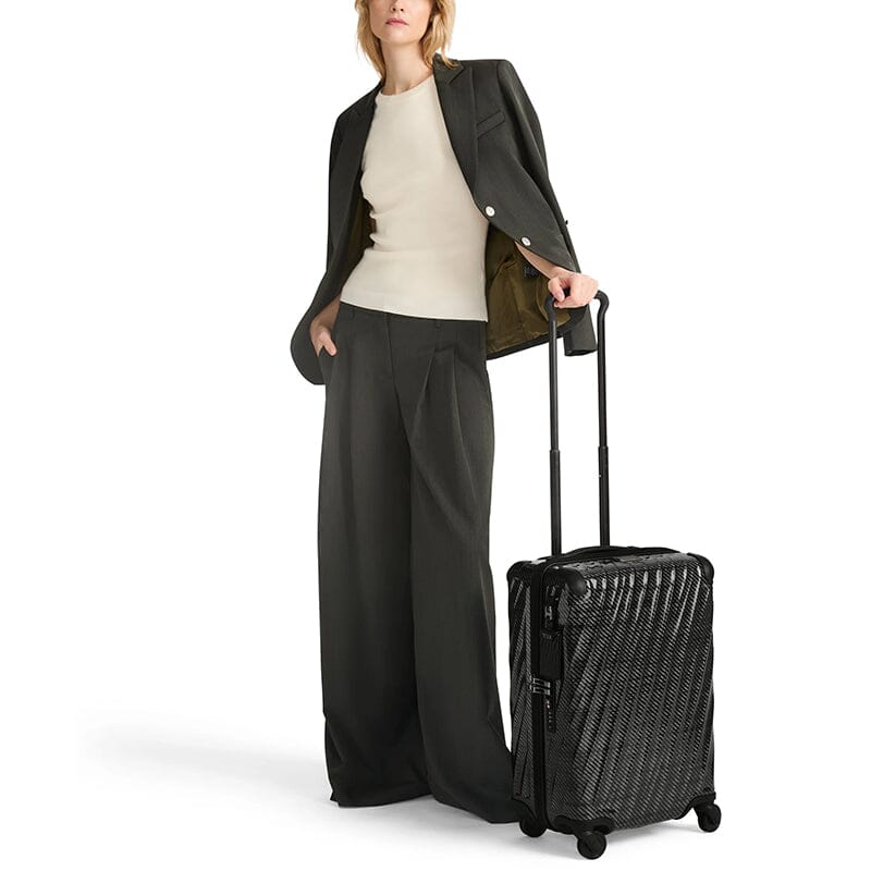 Tumi 19 Degrees Lite Spinner 55 cm Black / Graphite