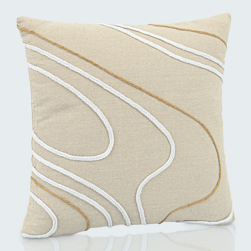 Coussin 'Tahina' à courbes et à tresses beige