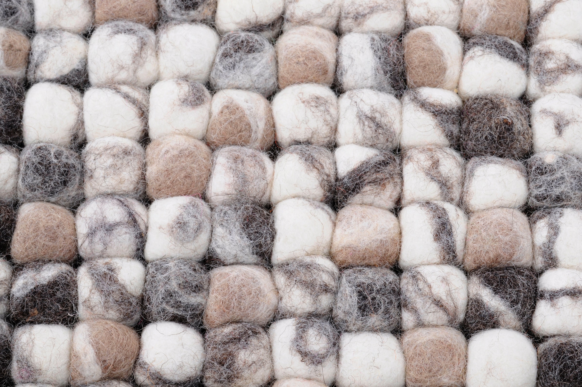 THEKO Wollteppich »Felty 2.2« rechteckig 22 mm Höhe Filzkugel-Teppich, reine Wolle, handgefertigt, auch als Läufer