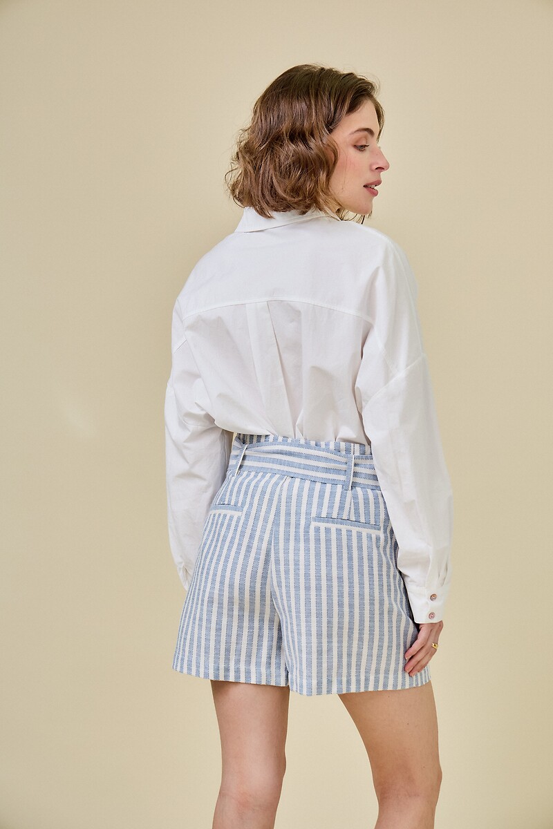 Vejo você em breve<br>Gestreepte short met riem