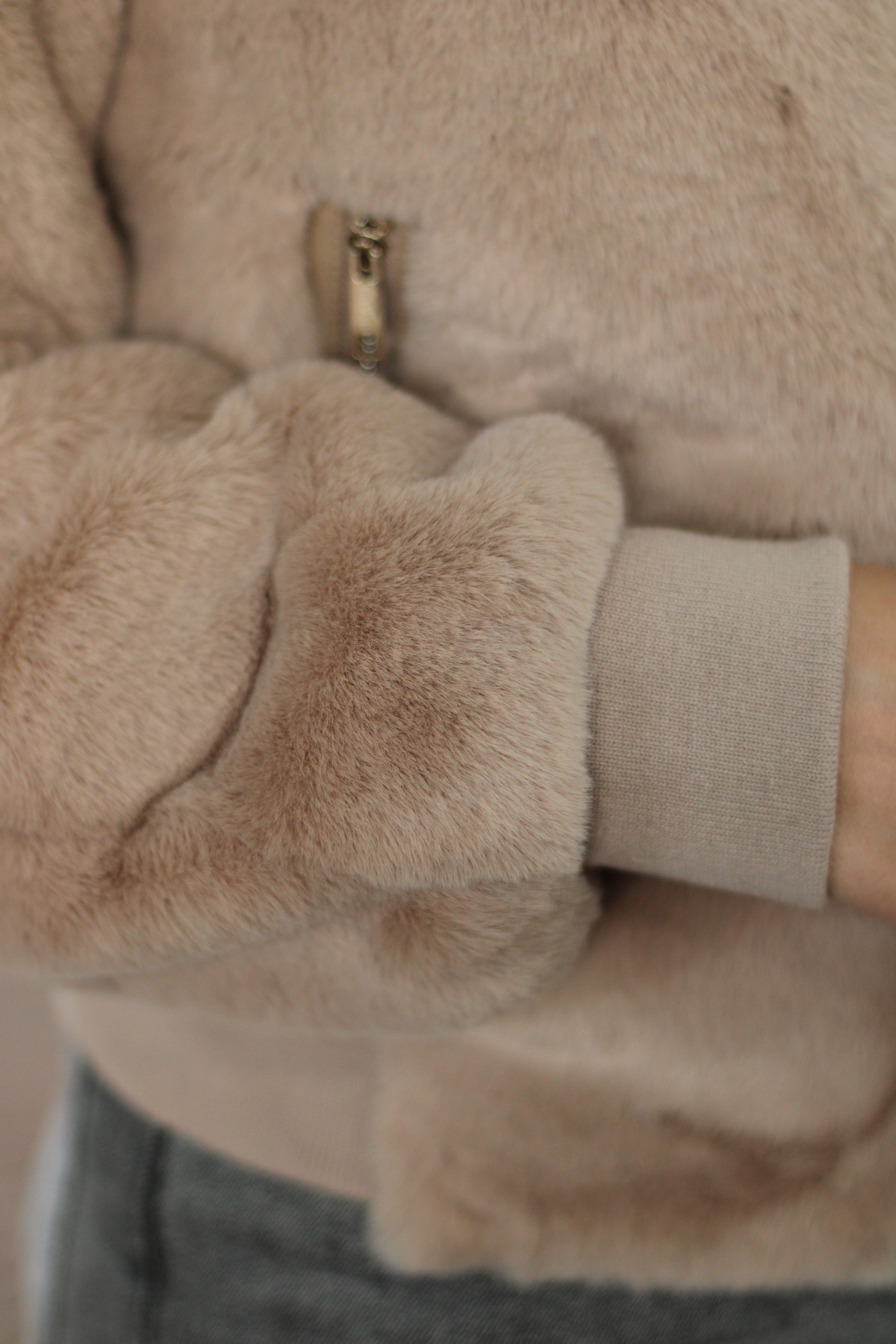 Rino & Pelle - Ambra Short Fake Fur Jacket - Oat
