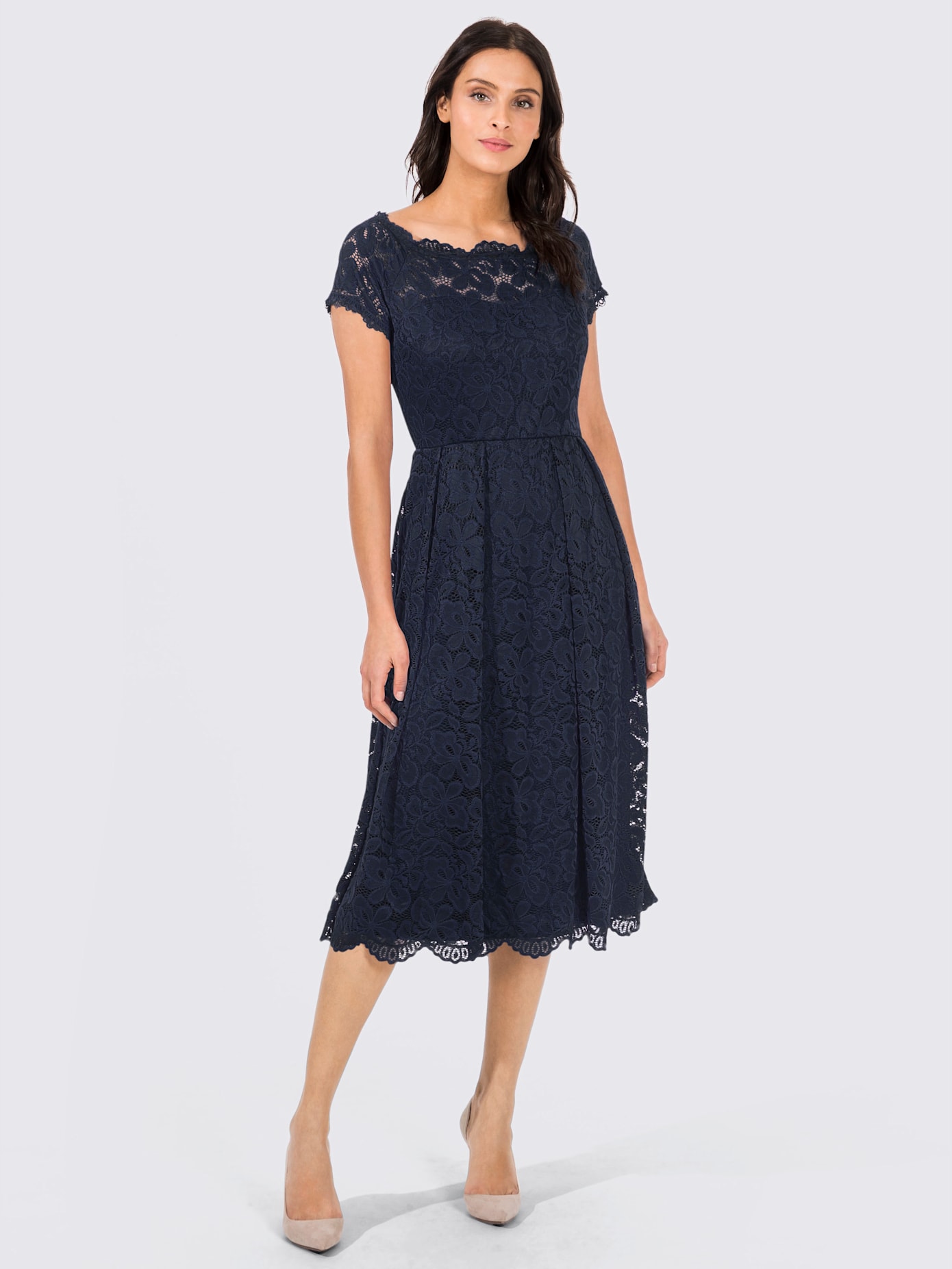 Robe en dentelle qualité tissée