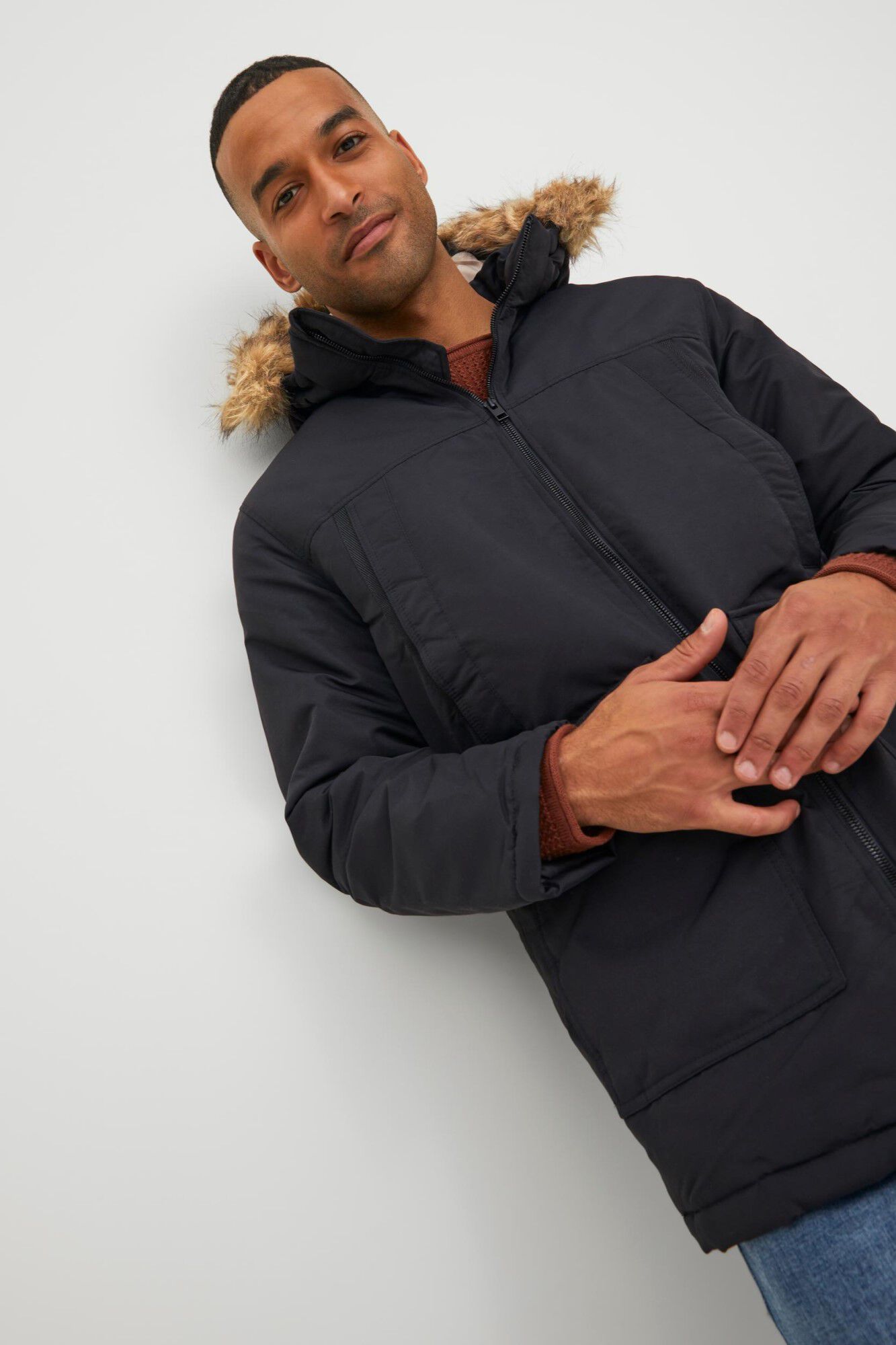 Parka com capuz de pele