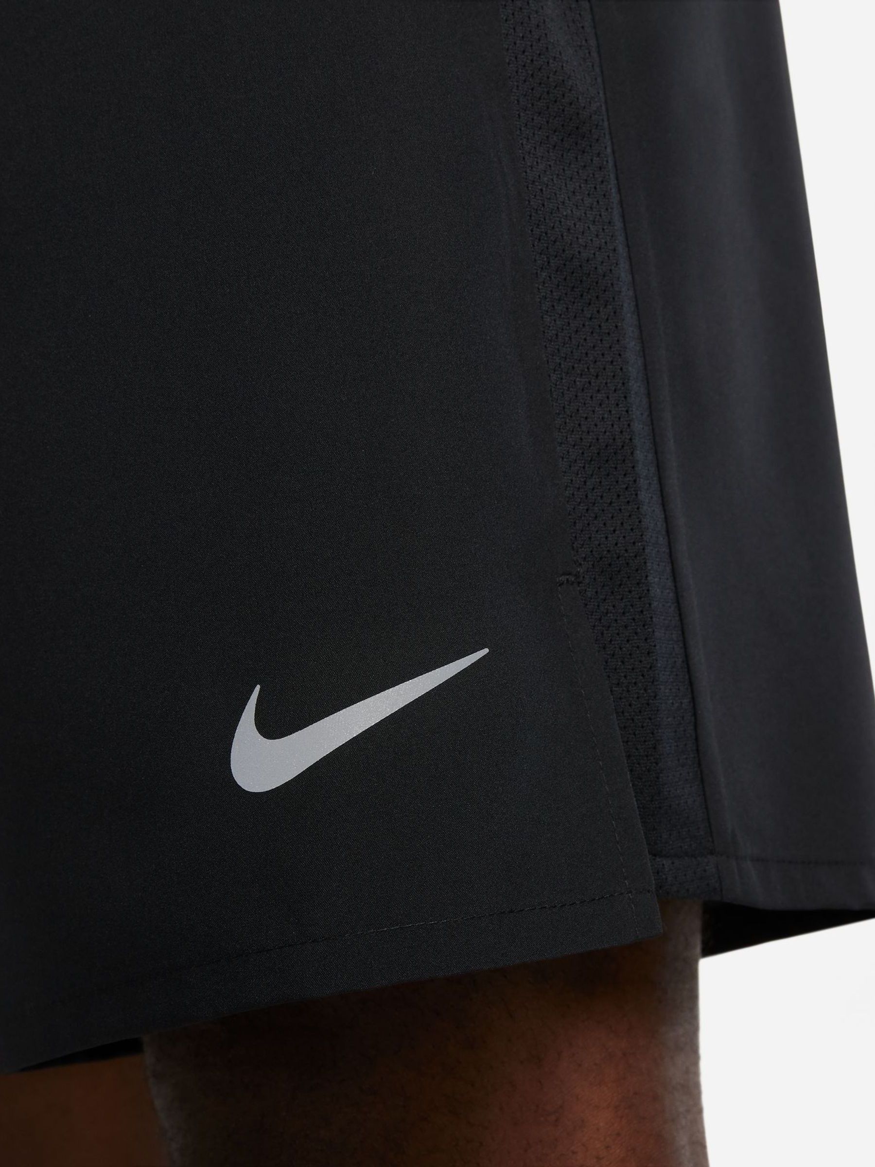 Zwart - 9 inch - Nike Dri-FIT Challenger ongevoerde hardloopshort