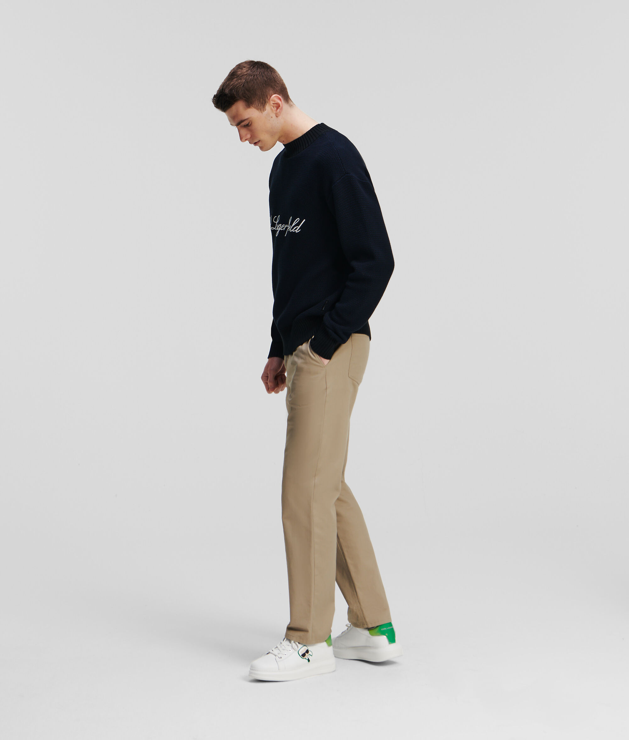 PULL EN TRICOT HOTEL KARL