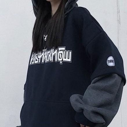 Alizio - Oversized hoodie met tweekleurige letters en mock-effect