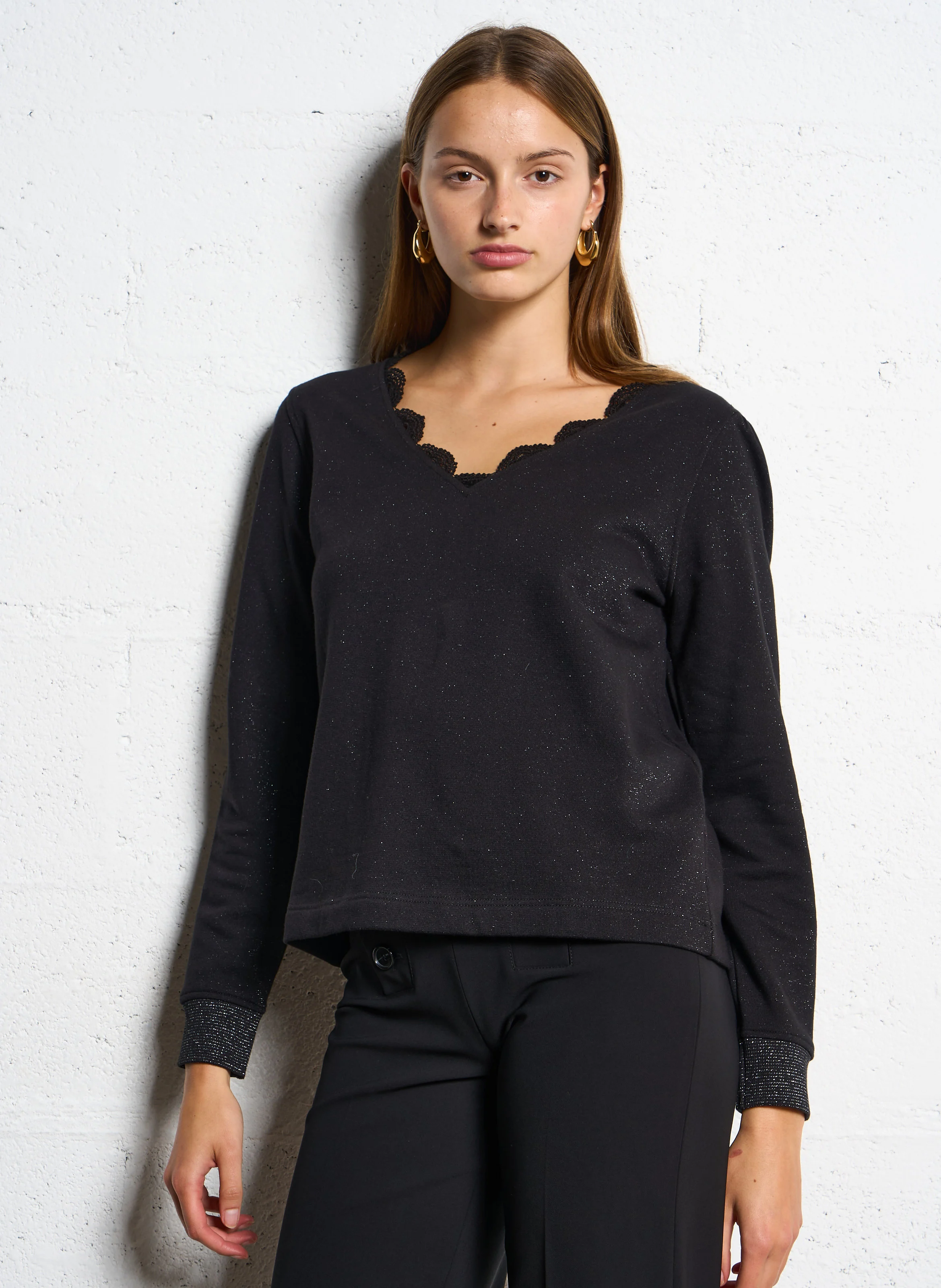 MANTE - Pull col V droit en coton mélangé | Noir