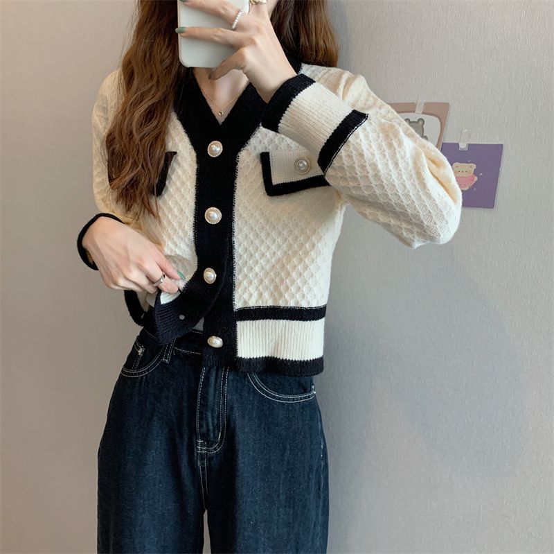 Shinsei - V-hals vest met contrasterende rand