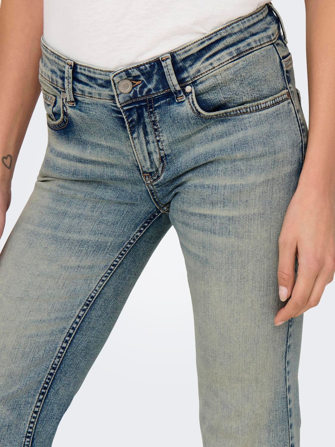ONLTIGER Niedrige Taille Ausgestellt Jeans Medium Blue Denim