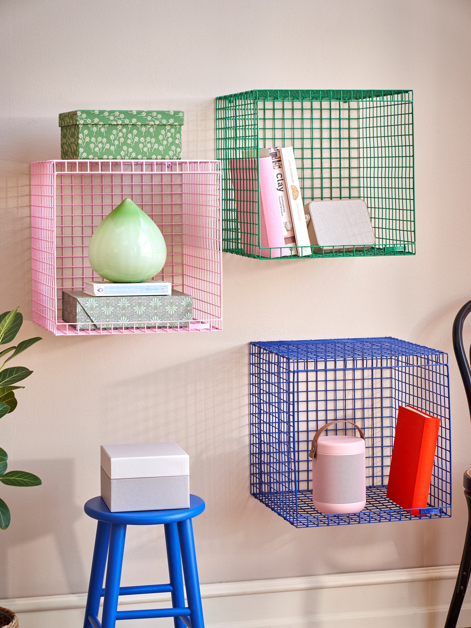 WIRE CUBIC Kube | Metal. 38,5 x 39 x 38,5 cm. | Navy | Kalager Design