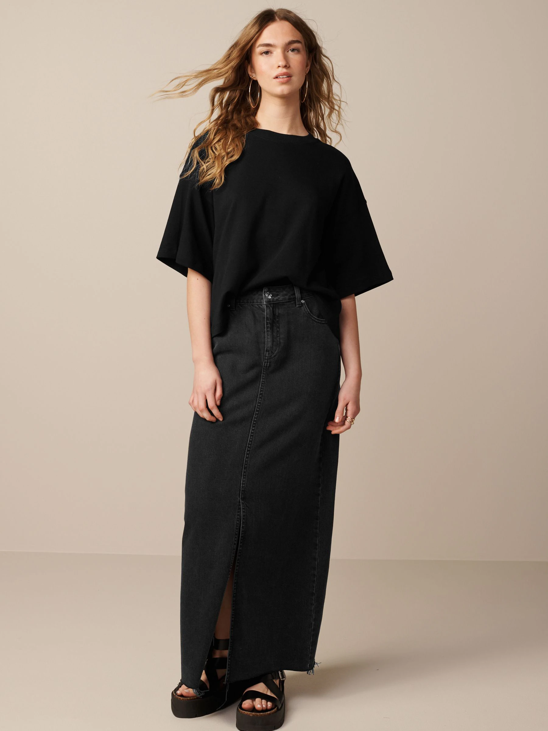 Zwart - Boxy oversized T-shirt met relaxte pasvorm van zware stof en ronde hals