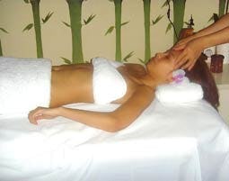 Hot Stone Massage in Berlin als besonderes Geschenk