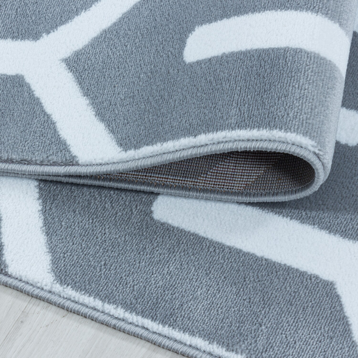Moderner Kurzflor-Teppich im Rauten-Design Pflegeleicht ideal für das Wohnzimmer