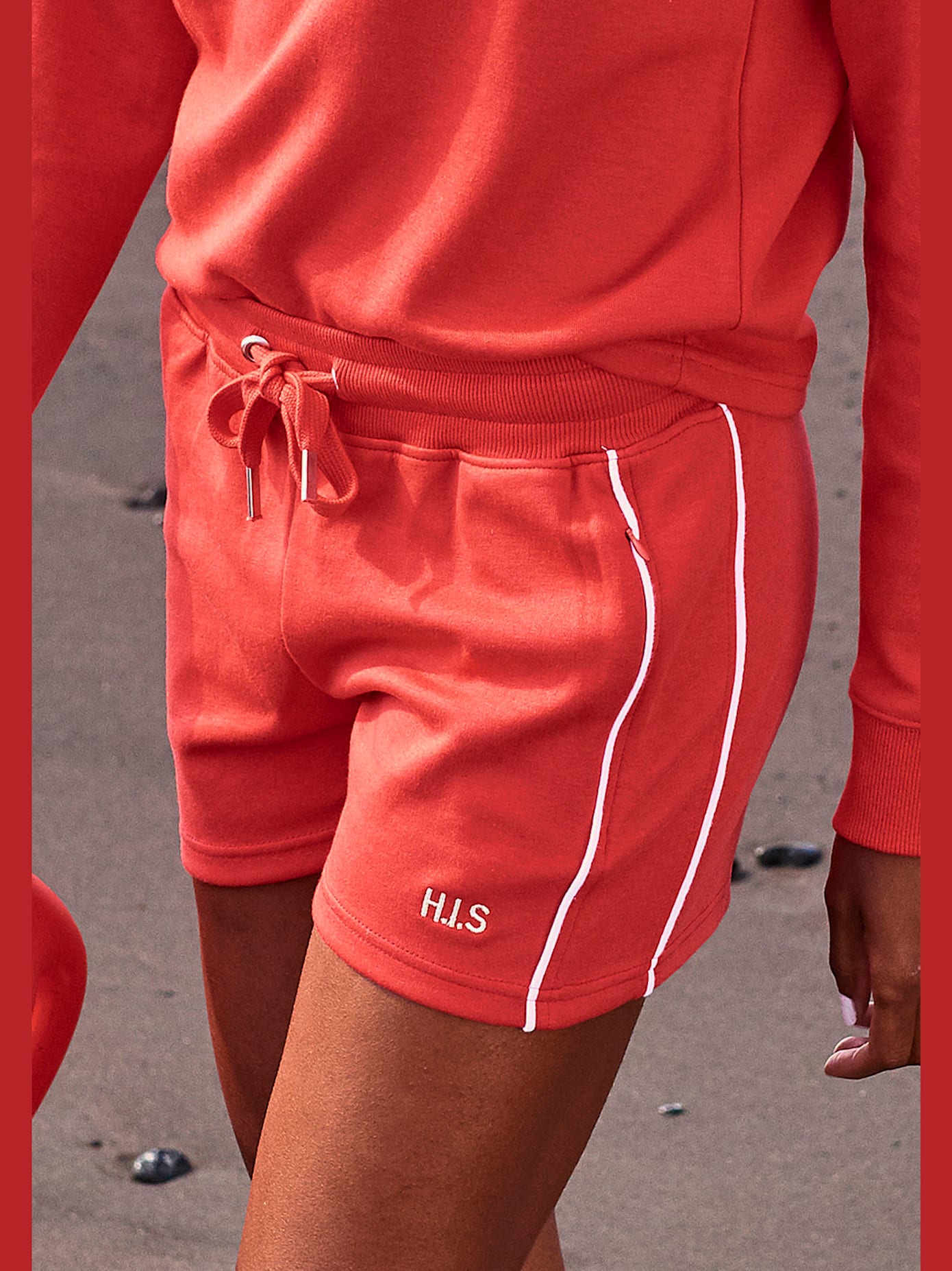 Shorts short avec passepoil contrasté