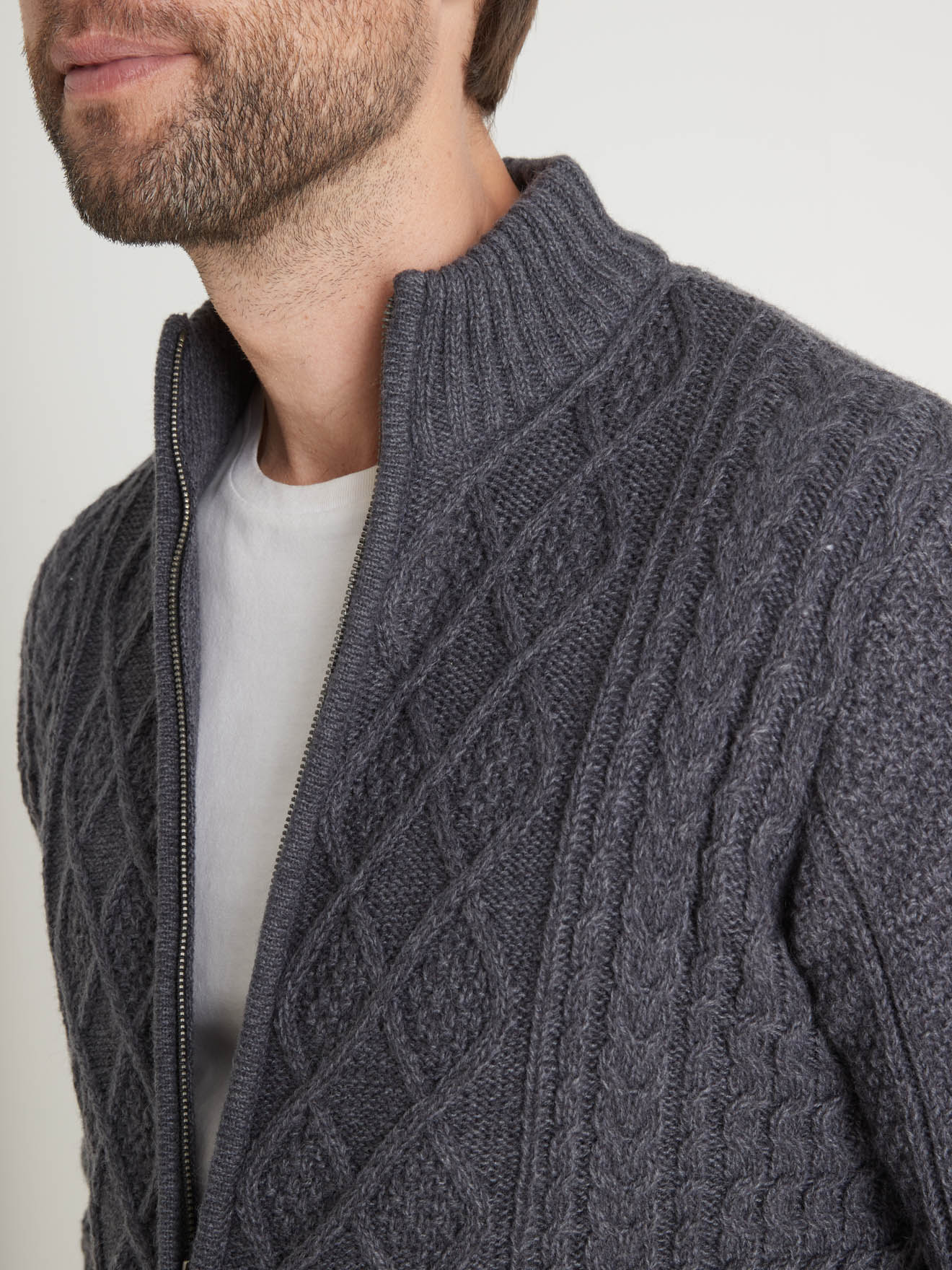 Gilet torsadé zippé col montant