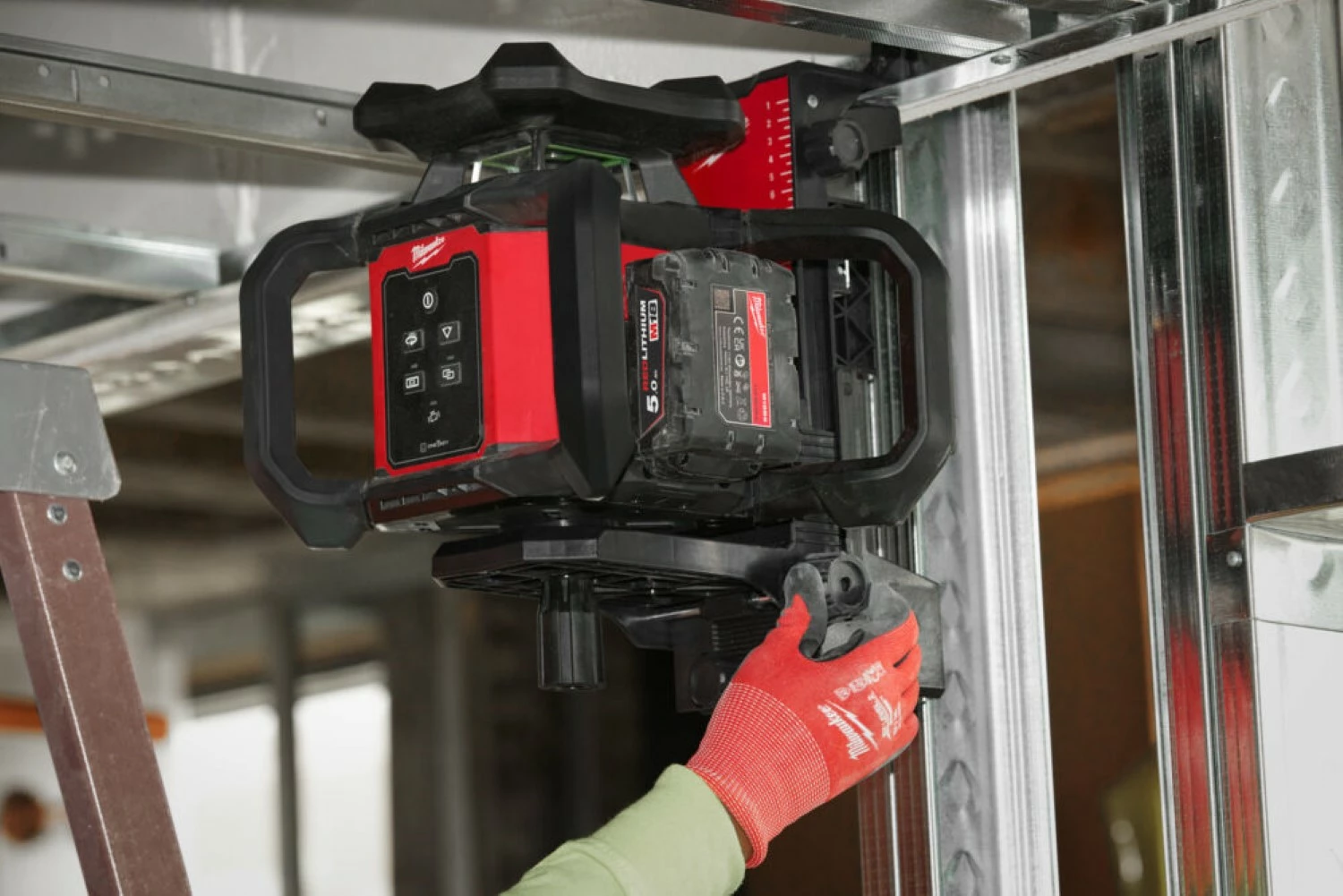 Milwaukee M18 RLOHVG300-501C 18V Li-ion accu roterende laser (1x 5.0Ah accu) set in koffer - 300m