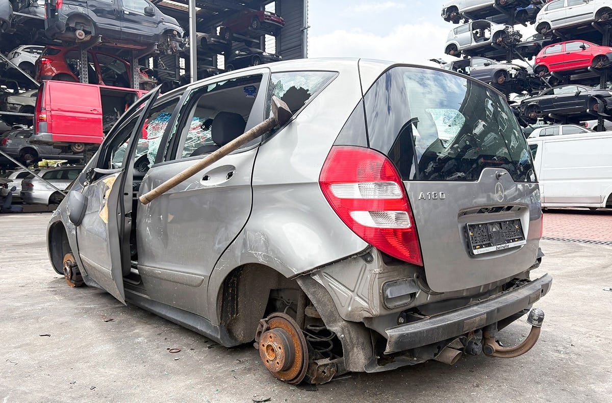 Auto zertrümmern Schloß Holte-Stukenbrock