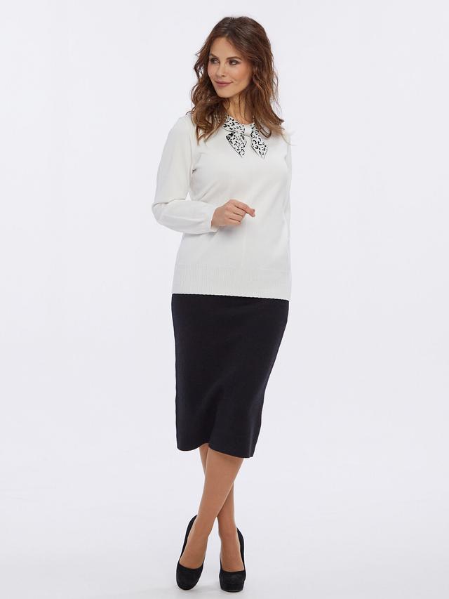 Pullover mit Schal