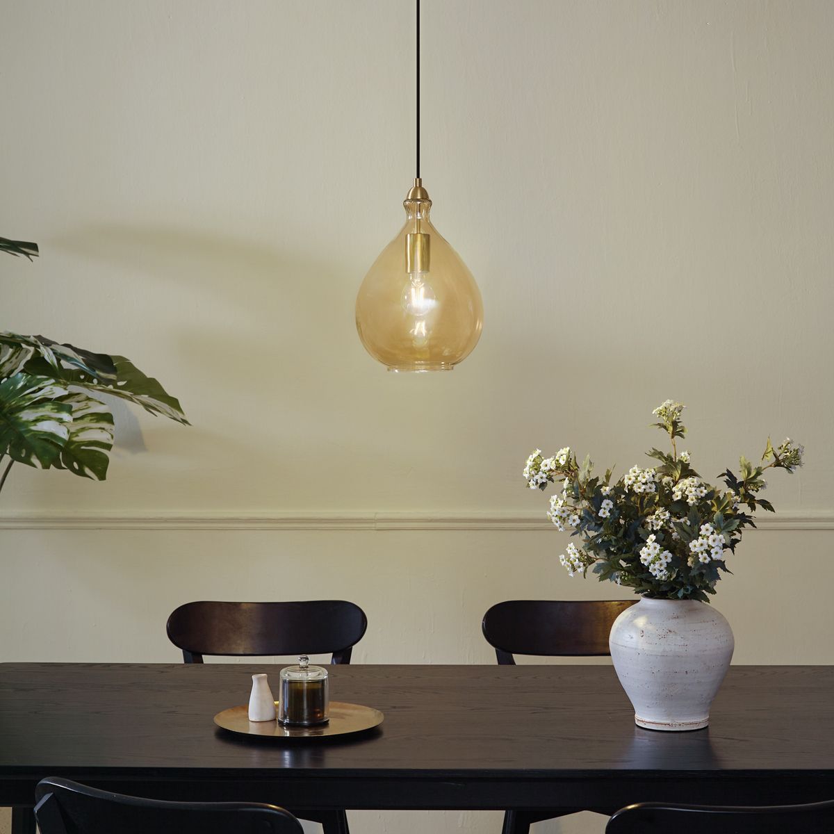 Moderne hanglamp goud met amber glas - Traditional