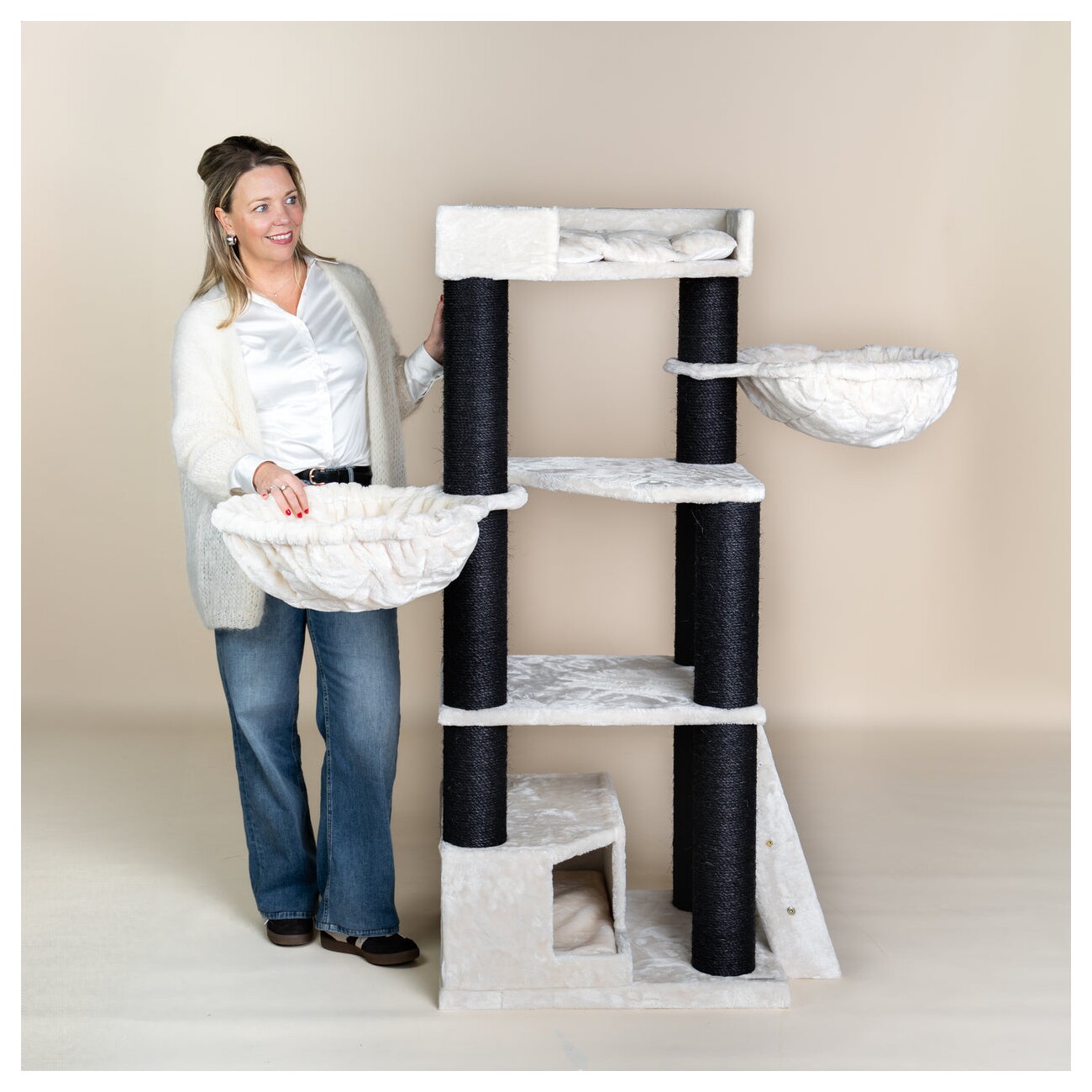 RHR Quality Kratzbaum Corner Coon Blackline