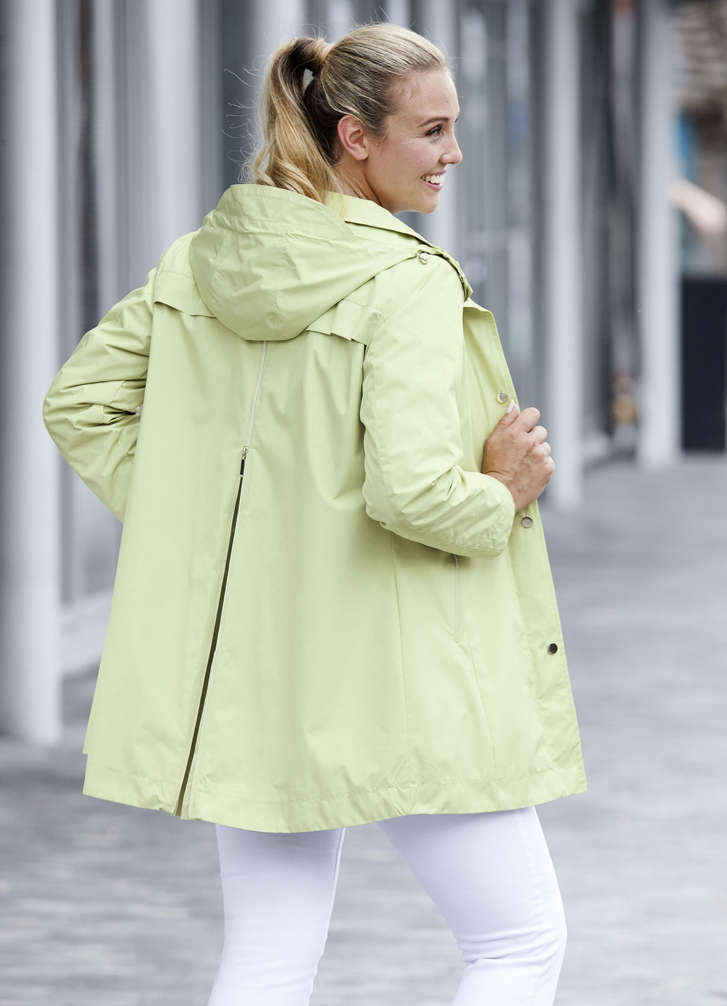 Funktions-Longjacke mit abnehmbarer Kapuze