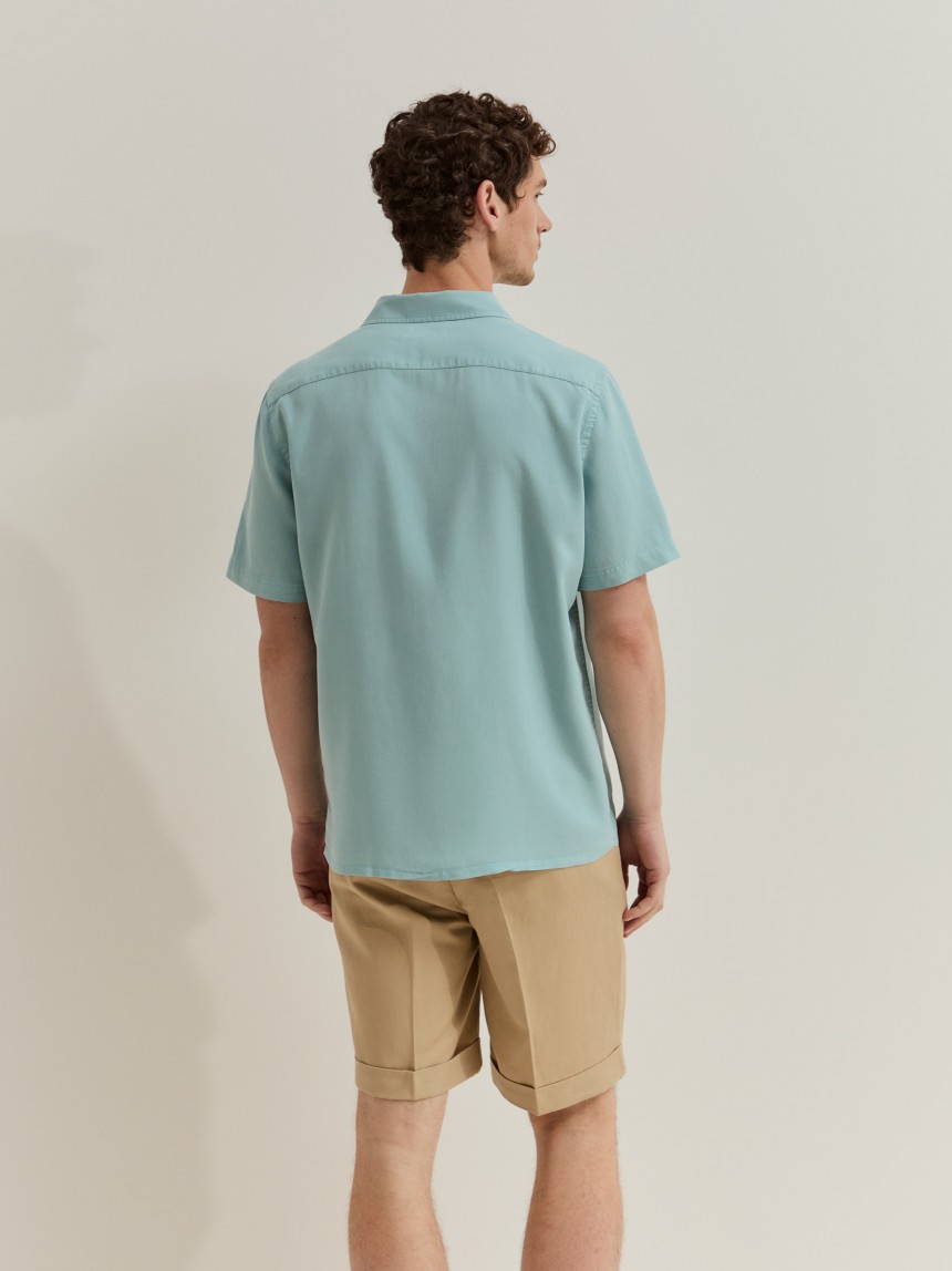 Camisa manga curta em liocel e linho
