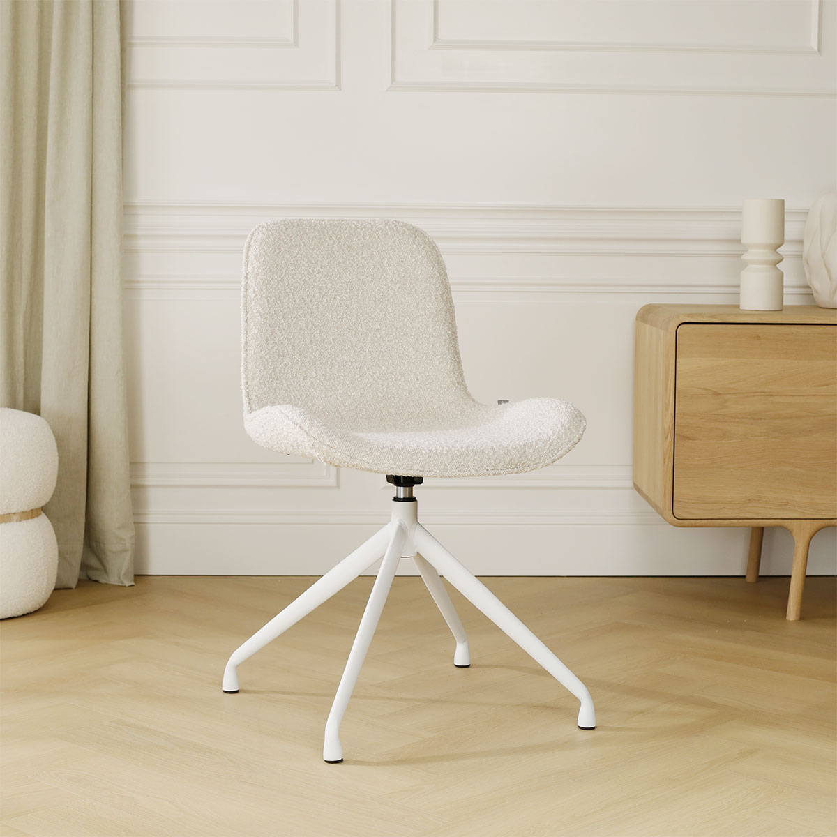 Eetkamerstoel Nola-Fé bouclé beige - wit onderstel