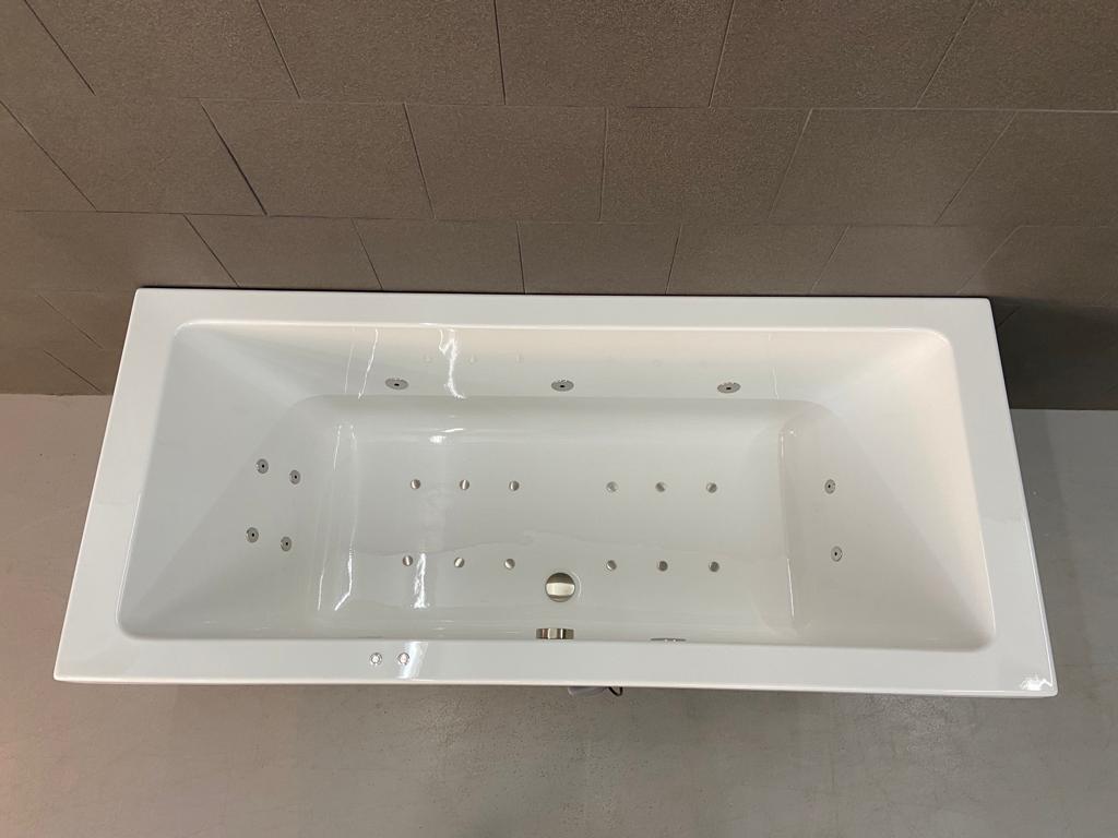 Lambini Designs Cube bubbelbad 180x80cm elektronisch 6 4 2 hydrojets en 12 aerojets RVS