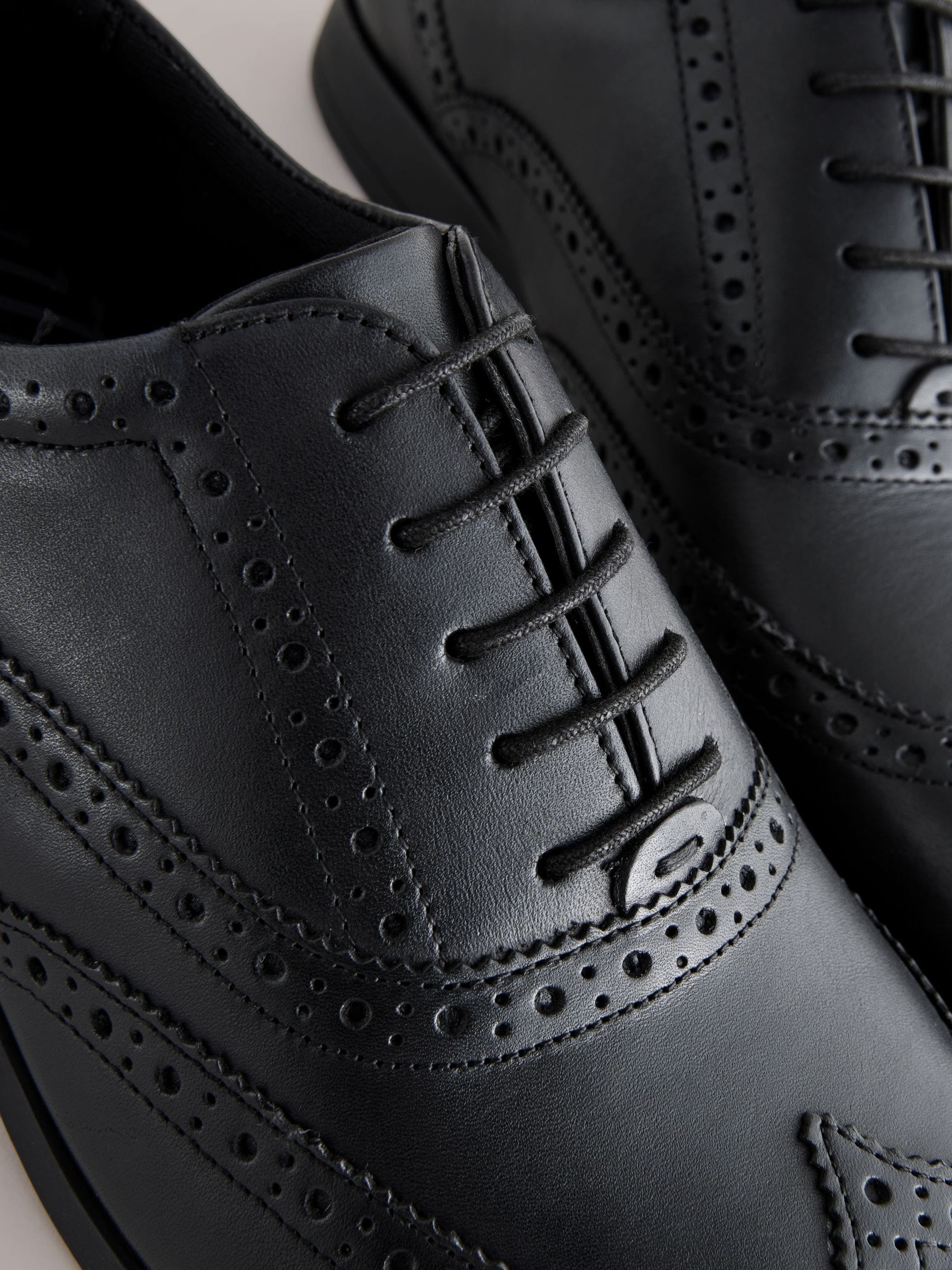 Zwart - Standaard pasvorm - Leren Oxford brogues