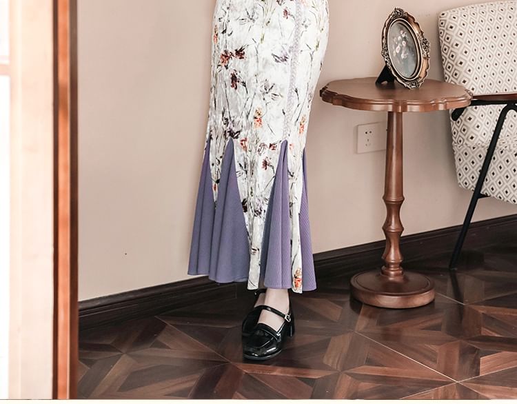 Nebbia - Set: Mouwloze maxi-jurk van fluweel met mandarijnkraag en bloemenpatroon + lange mouwloze crop top met één schouder