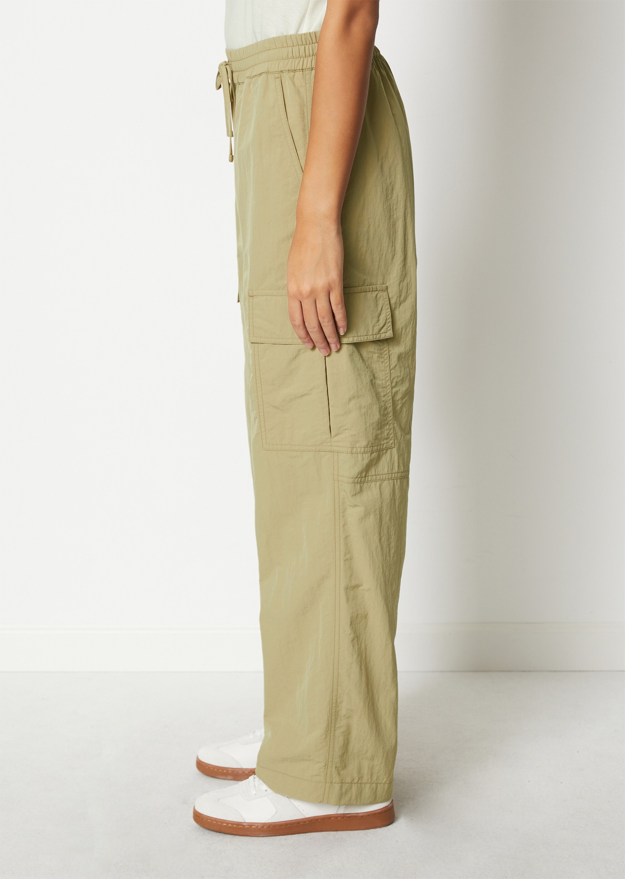 Cargohose wideaus recyceltem Nylon