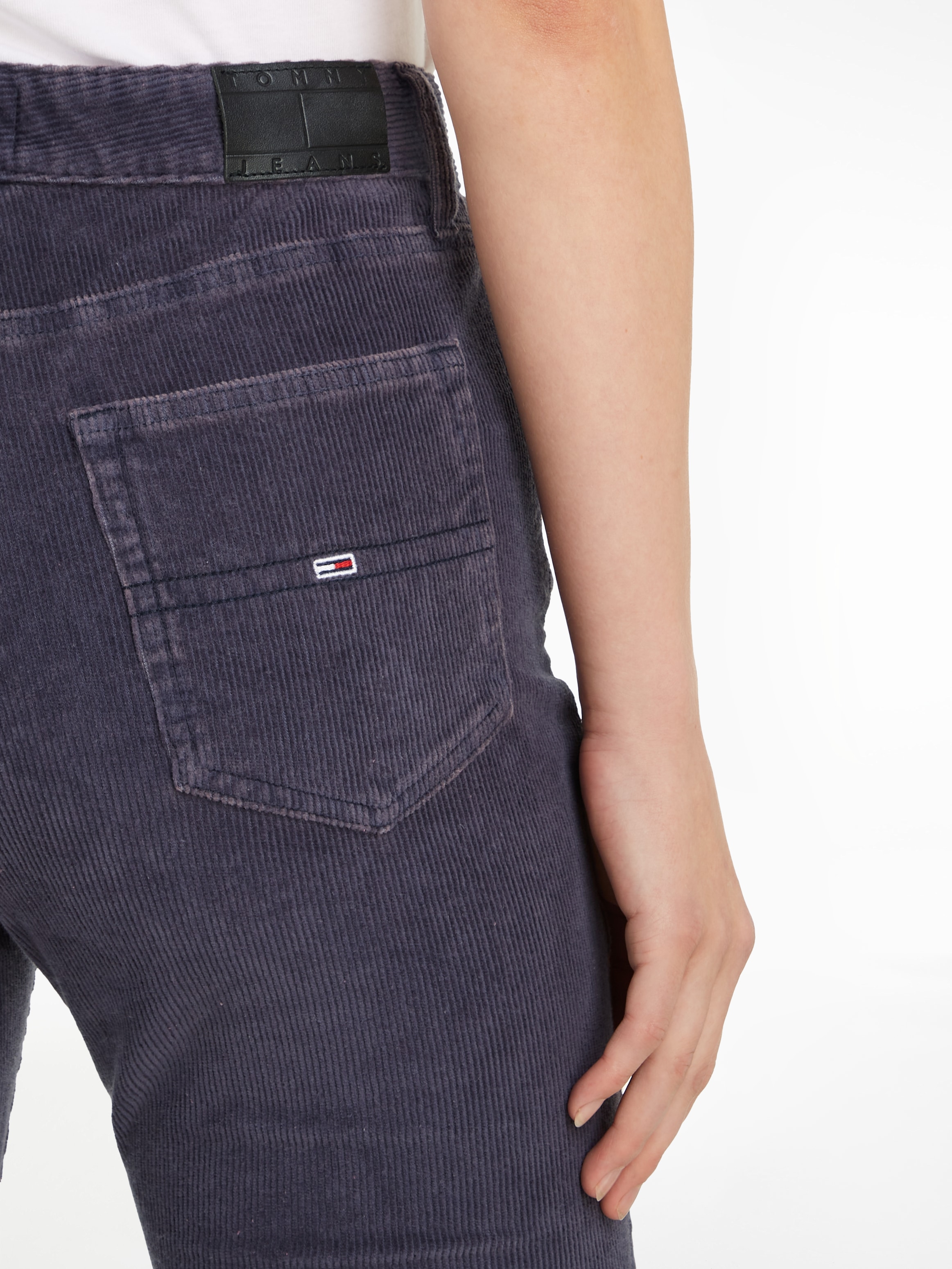 Tommy Jeans Schlaghose »TJW SYLVIA HR FLARE WASHED CORD«  in dem Trendmaterial Cord
