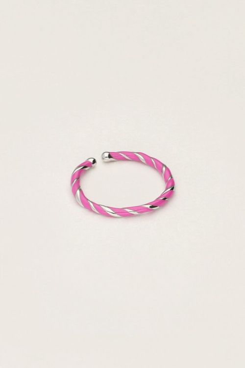 Gedraaide ring met roze