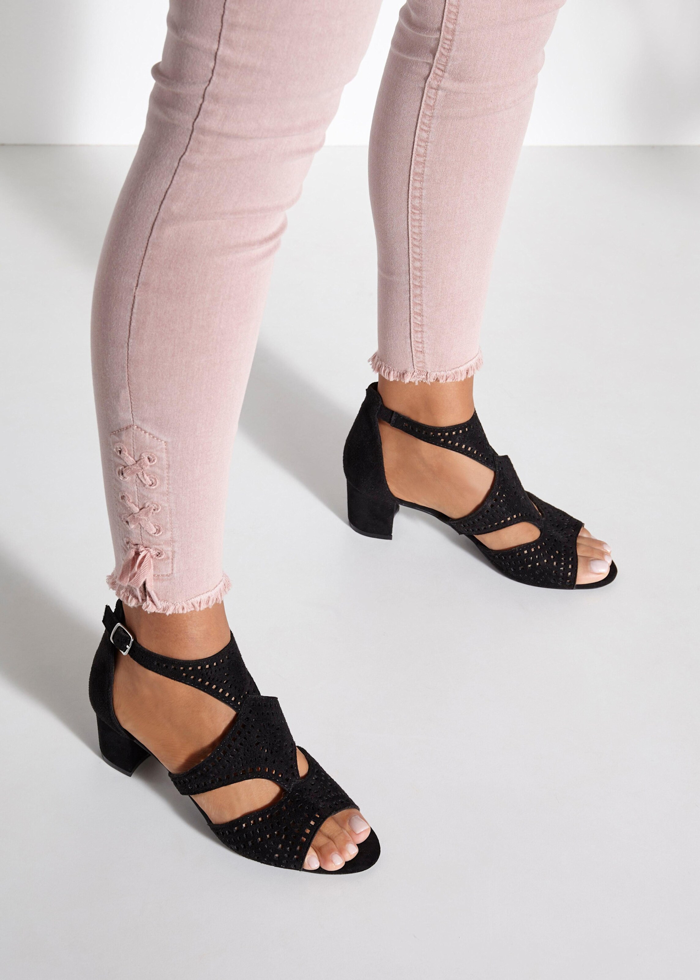LASCANA Riemchensandalette in schwarz