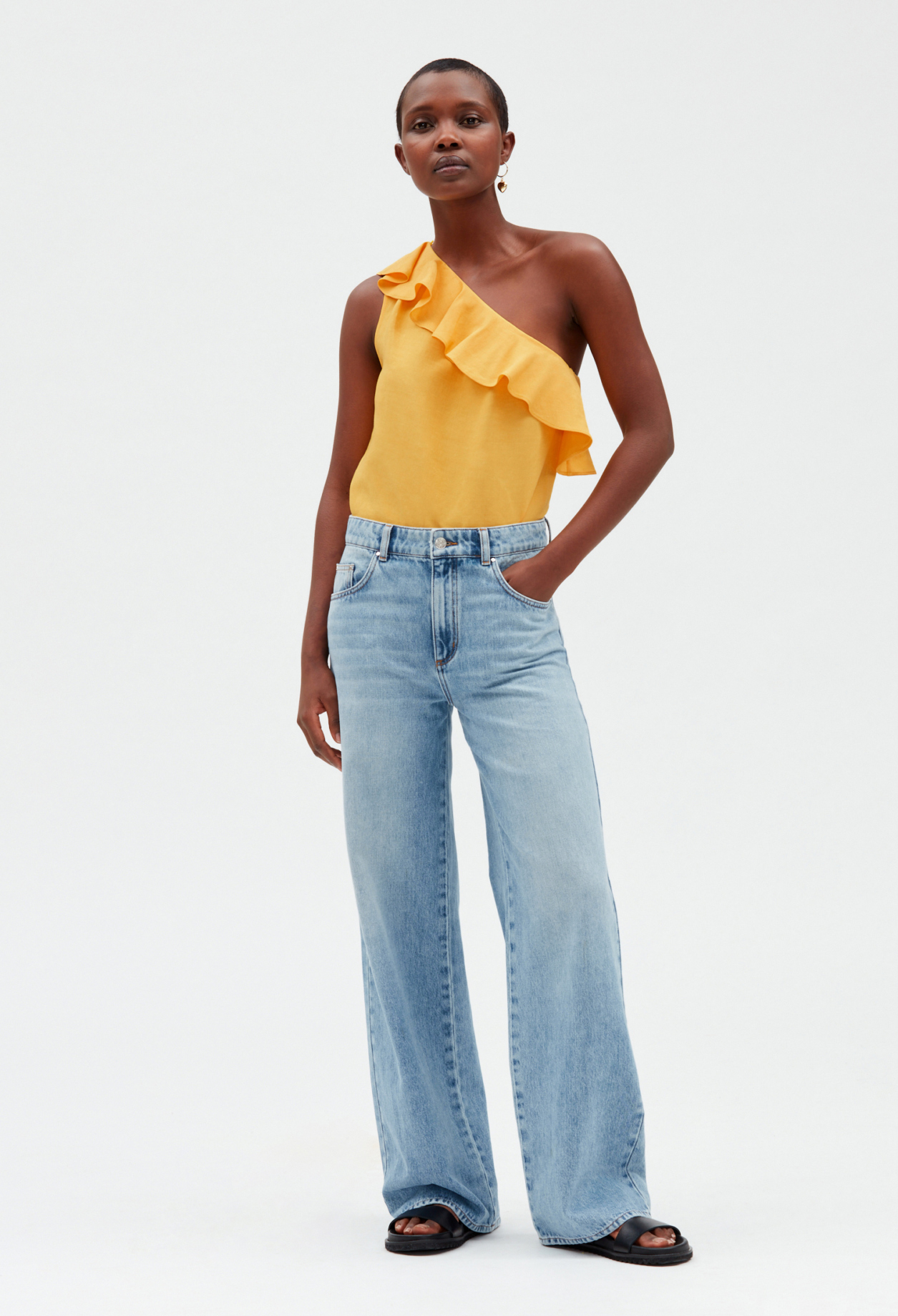 Top asymetrique jaune